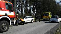 Hasiči o Velikonocích: požáry, nehody i sundání prstýnku, postavení koně na nohy