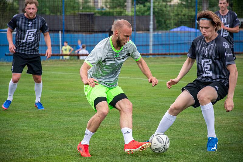 Hokejisté HC Energie na úvod své tour podlehli 3:5 Výběru Karlovarska.