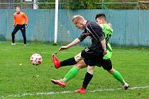 V derby se Sedlecem uhrály Dalovice (v zeleném) nerozhodný výsledek 1:1, když poté neuspěly penaltovém rozstřelu.