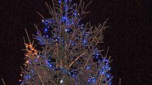 Rozsvícení vánočního stromu ve Velichově na Karlovarsku