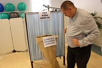 Z prvního dne komunálních voleb v krajském městě Karlovy Vary.