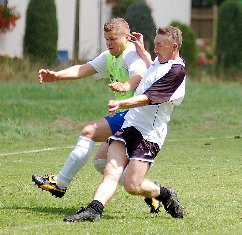 Anenský pohár. 63. ročník turnaje v Kolové ovládli fotbalisté z Doubí, naopak poslední příčku vybojovali hráči ze Strunkovic.