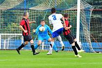 Fotbalisté Sadova neztratili prozatím v podzimní části III. třídy  ještě ani bod. O víkendu porazili ve svém třetím vystoupení 5:2 rezervu Chyše.