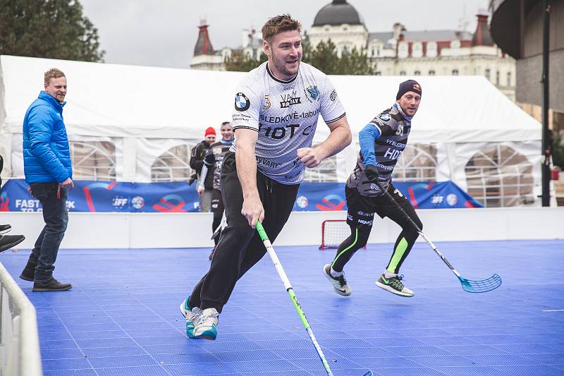 Winter street floorball.