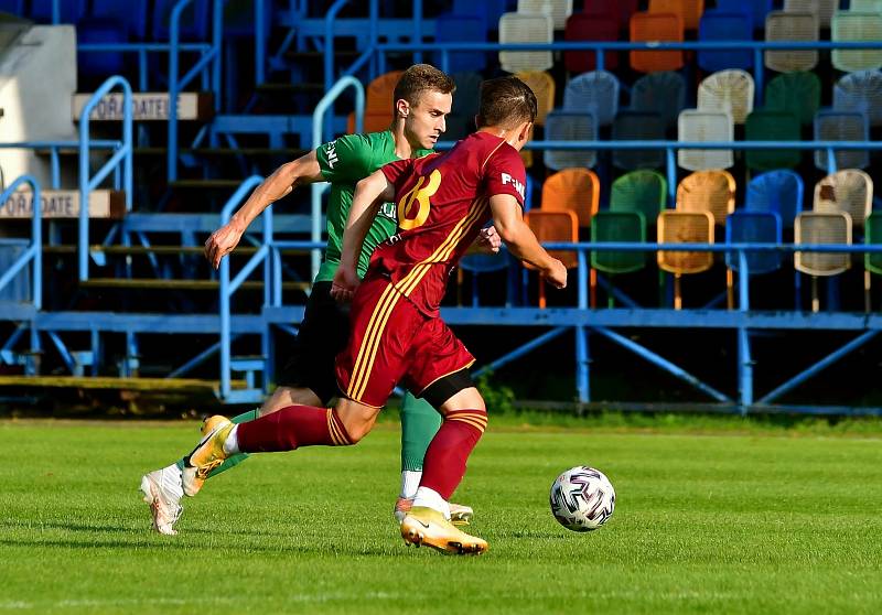 Čtyři branky museli skousnout fotbalisté Baníku Sokolov v duelu s béčkem Dukly Praha na stadionu v Blšanech.