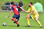 Dalovice (ve žlutém) zdolaly Útvinu 3:1.