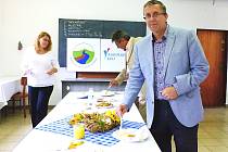 O značku Dobrota Karlovarského kraje, která bude letos udělována poprvé, usiluje 18 producentů potravin z regionu. Do soutěže přihlásili celkem 82 výrobků v pěti kategoriích, které posuzovala pětičlenná hodnotitelská komise.