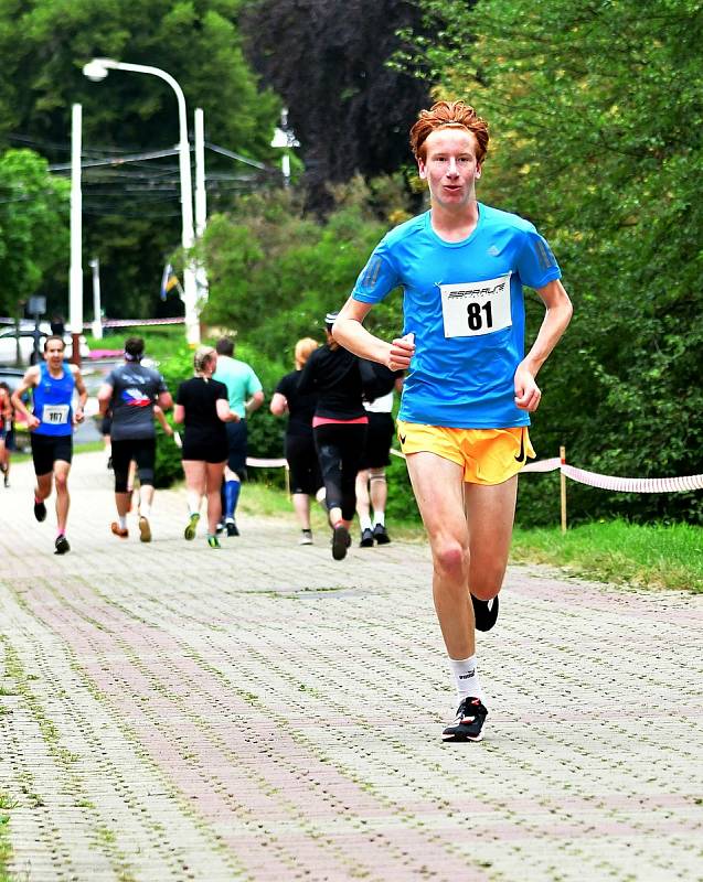 Náročná trasa  lázeňským centrem o délce 6,4 km čekala na 202 běžců, kteří se postavili na start osmého ročníku.