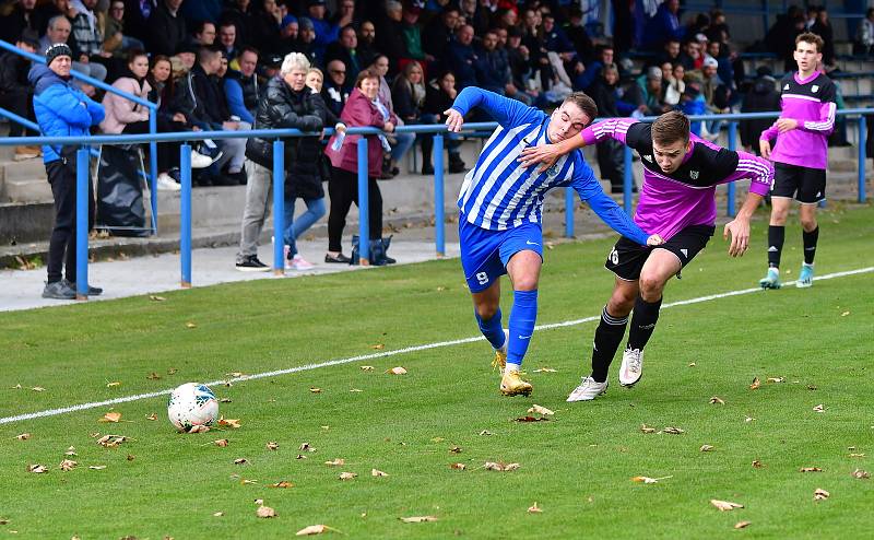 Fotbalový podzim FK Ostrov pohledem fotoaparátu.