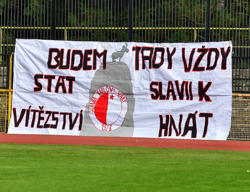 Sokolov porazil v třetiligovém derby karlovarskou Slavii 3:1.