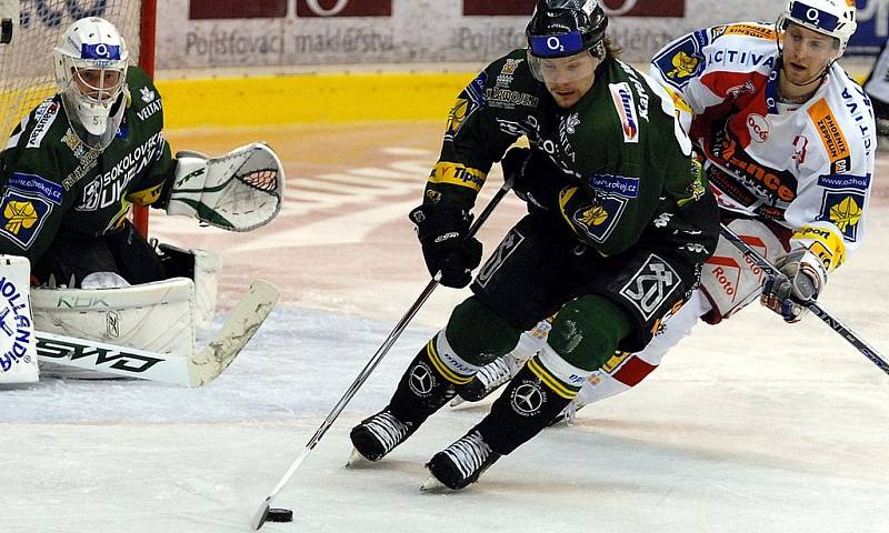 Druhým utkáním v sobotu 4. dubna pokračovalo finále extraligového play off v hokeji.