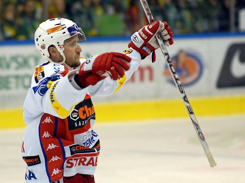 Druhým utkáním v sobotu 4. dubna pokračovalo finále extraligového play off v hokeji.