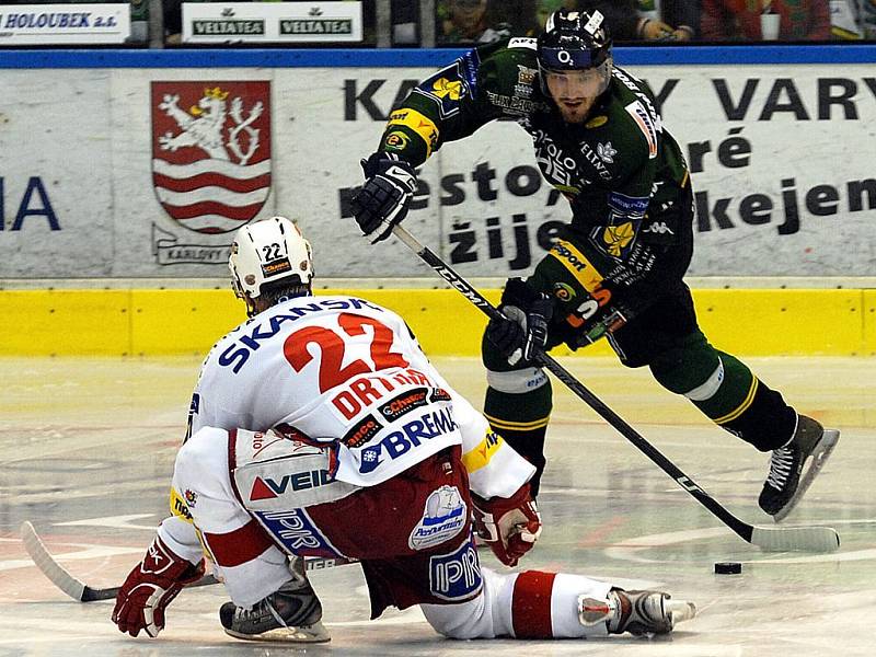 Druhým utkáním v sobotu 4. dubna pokračovalo finále extraligového play off v hokeji.