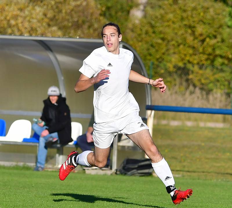 Porážku 1:5 si připsal o víkendu na konto Sadov, který na stadionu ve Staré Roli podlehl 1:5 Stanovicím.