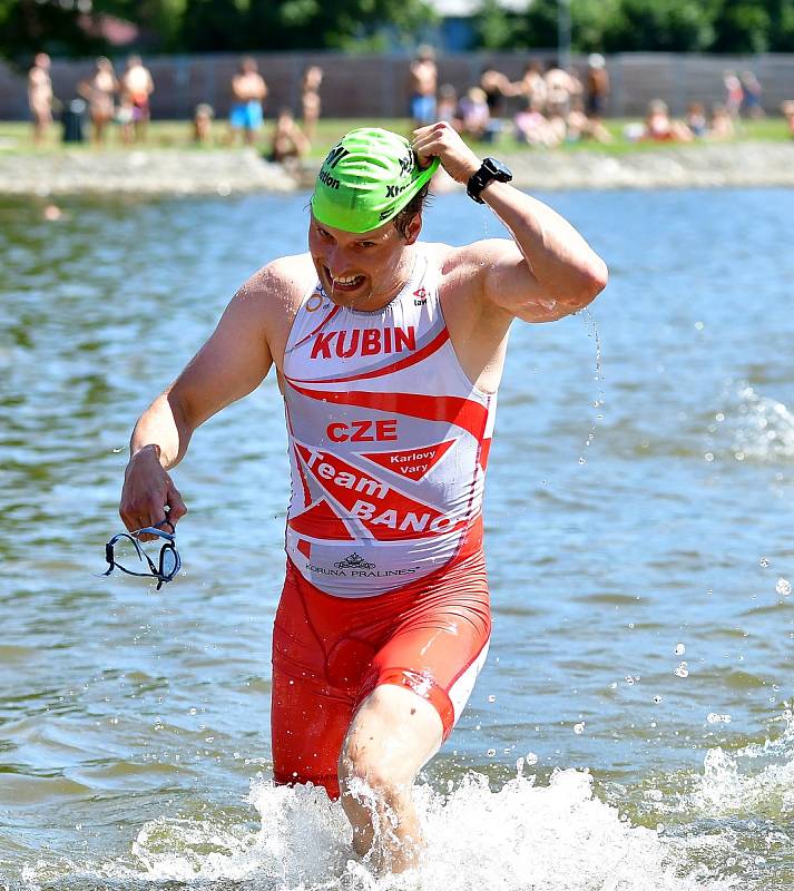 Rekordních 135 triatlonistů se postavilo na start 29. ročníku KIWI Xterra Triatlonu.