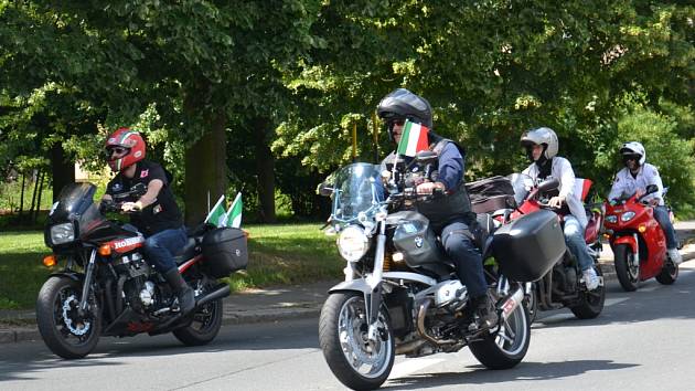 Sraz motorkářů v Karlových Varech.