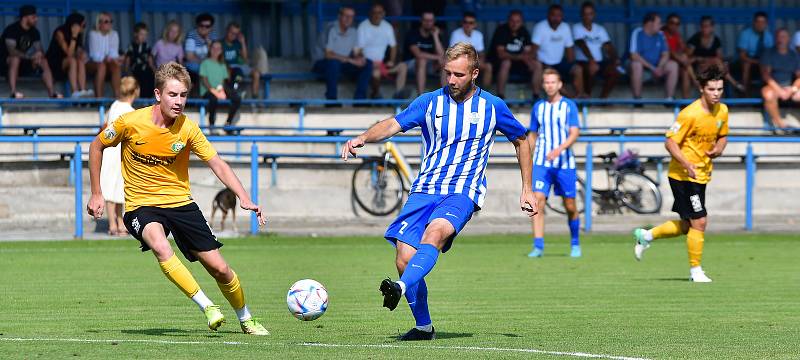 Ostrov vstoupil do přípravy pravou nohou, když si na svém stadionu připsal na účet vysokou výhru 6:0 nad mladíky sokolovského Baníku U19.