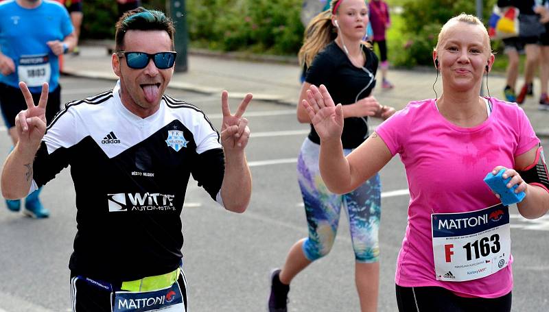 Pátý ročník Mattoni 1/2Maratonu Karlovy Vary ozdobily skvělé časy, když se nejrychlejšímu muži i ženě podařilo zaběhnout rekord závodu.