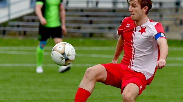 Slavia Karlovy Vary B - Vintířov 4:2 (2:2).