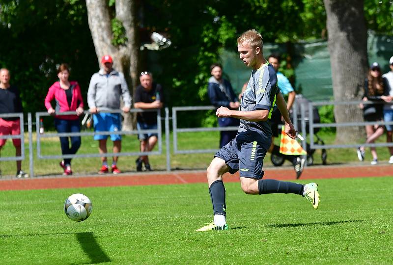 Chebská Hvězda porazila v derby v rámci Fortuna divize A Mariánské Lázně 3:1.