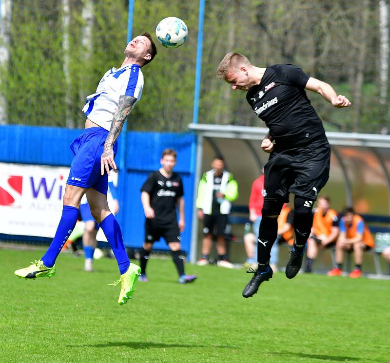 Karlovarská Lokomotiva porazila Nejdek 3:0.