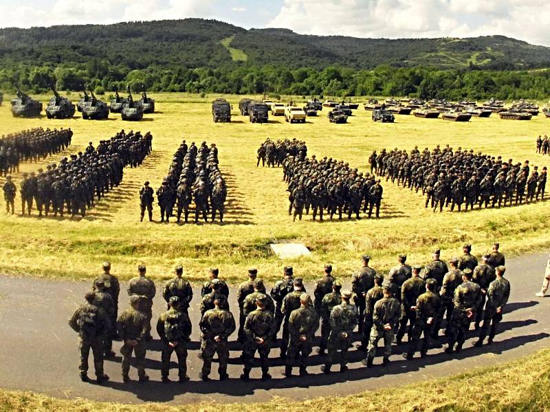Vojenský výcvikový prostor Hradiště na Doupově bude armáda dále využívat. Bude ale o něco menší.