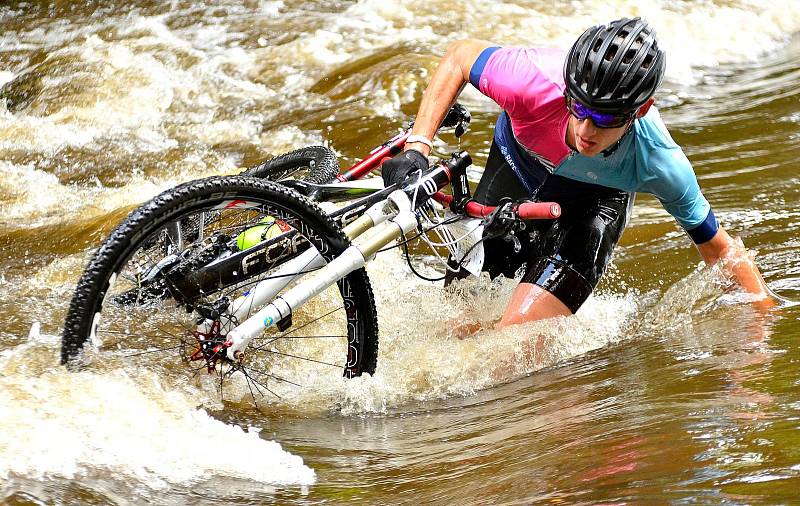 Nevyzpytatelný brod u tenisového areálu Gejzírpark nadělal v rámci 19. ročníku Karlovarského  AM bikemaratonu nejednomu bikerovi nemálo starostí, když někteří z nich se nedobrovolně vykoupali. Jak tomu bude letos?