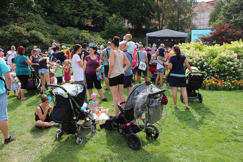 Roztančený festival v krajské režii přilákal stovky lidí.