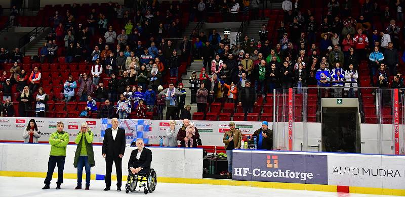 Para hokejisté SKV Sharks Karlovy Vary uhájili para hokejový trůn. V KV Aréně obstál nejlepší tým základní části i ve druhé finálové bitvě, ve které slavil výhru 6:3 nad Zlínem.