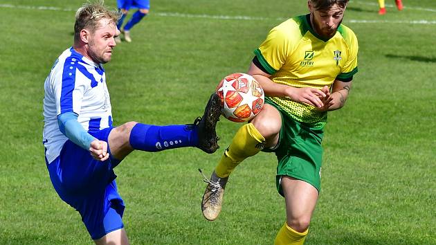 Lokomotiva Karlovy Vary - Dvory 3:9 (1:2).