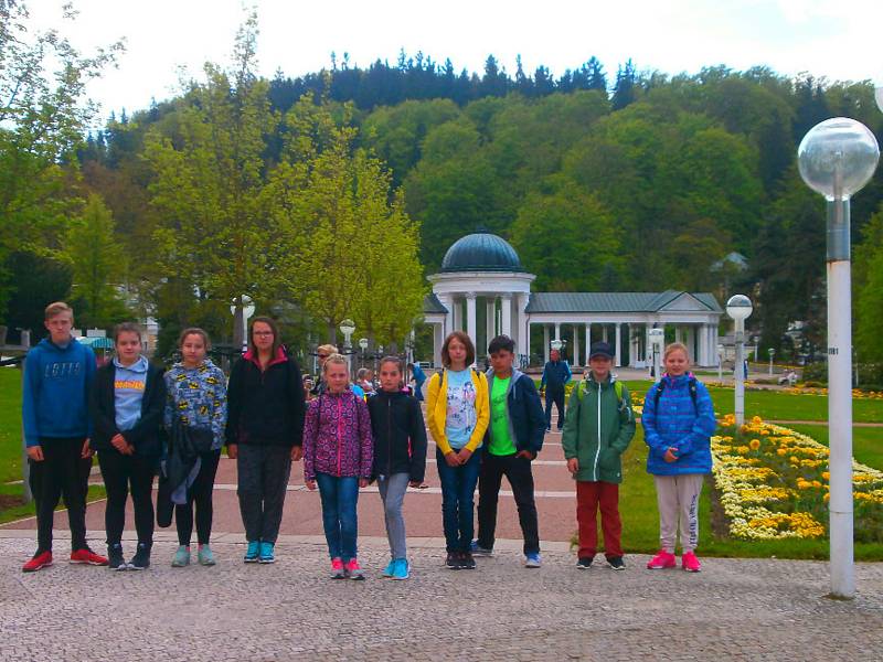 Česko - německá skupina dětí z Breitenbrunnu,Toužimi a Nové Role se na čtyři dny zapojila do společného projektu zaměřeného na historii lázeňství.