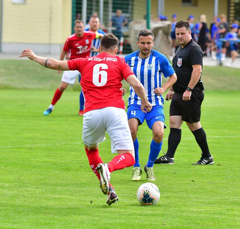 Fotbalisté Ostrova remizovali v předposledním kole s Českým Brodem 1:1, ale na záchranu v soutěži to nestačilo, jelikož Slaný obstál v derby s Kladnem, a definitivně tak ukončil šance ostrovského výběru na záchranu v divizní soutěži.