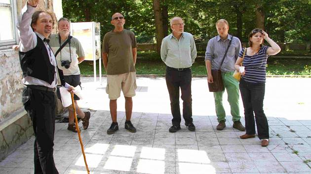 Každou sobotu si můžete projít zbytky Kyselky s odborným výkladem