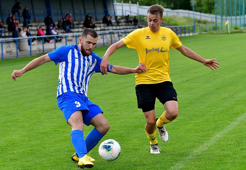 Mariánskolázeňská Viktoria prozatím vychází v Turnaji KKFS bodově naprázdno. Po domácí prohře 0:2 s rezervou karlovarské Slavie nestačila Viktoria ani na Ostrov, tomu podlehla 0:1.