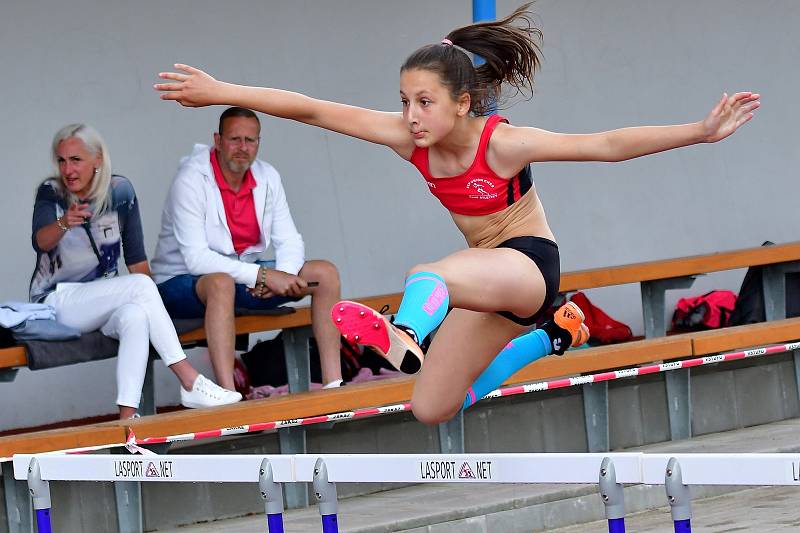 Atletický stadion v Ostrově  patřil mistrovství Karlovarského kraje mladšího žactva ve vícebojích a také 1. kolu OMD mladšího žactva, závodů se zúčastnilo devětapadesát atletů.