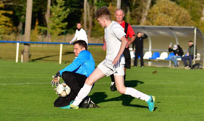 Porážku 1:5 si připsal o víkendu na konto Sadov, který na stadionu ve Staré Roli podlehl 1:5 Stanovicím.