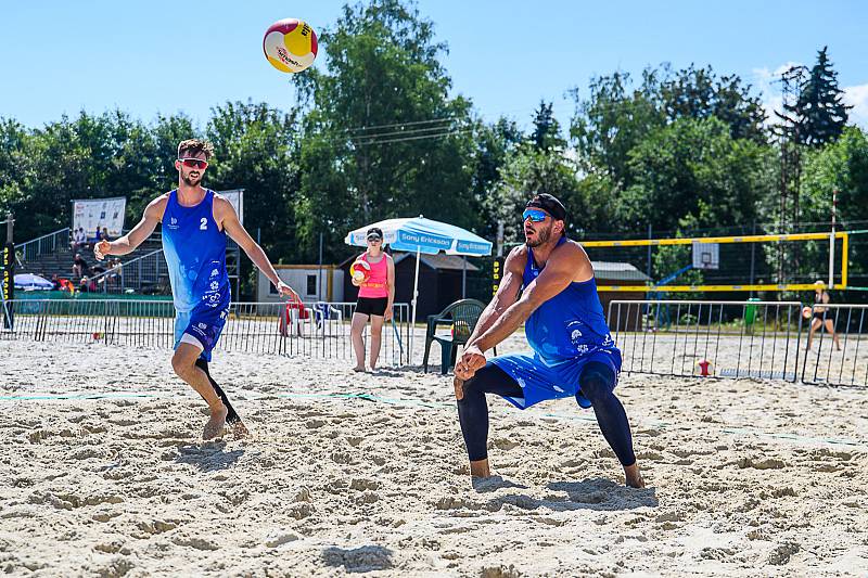 V Chodově triumfovali na Českém poháru beachvolejbalisté Perušič se Schweinerem.