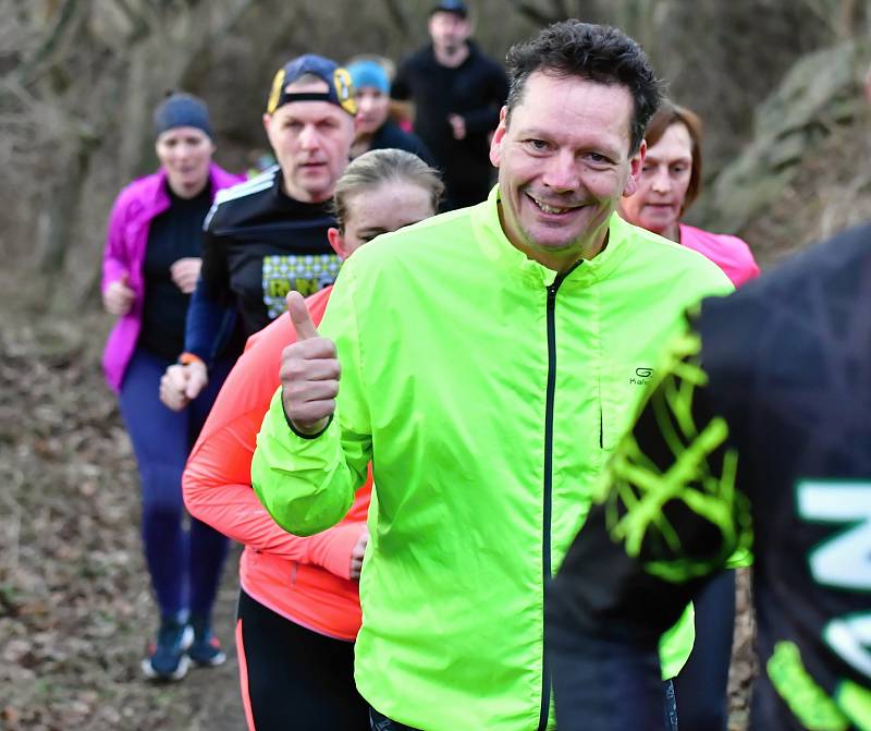 Desátým dílem pokračoval o víkendu, přesněji 1. ledna Zimní běžecký pohár Kadaň. Ten měl na programu Novoroční kondiční běh, který se těšil velkému zájmu běžců, když na start trasy dlouhé 7.510 metrů se postavilo úctyhodných 143 běžců v kategorii dospělýc