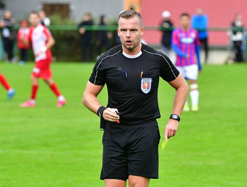 Západočeské derby přetavila v tříbodový zisk karlovarská Slavia, která porazila rezervu Viktorie Plzeň posilněnou o několik hráčů ligového A-týmu 1:0.