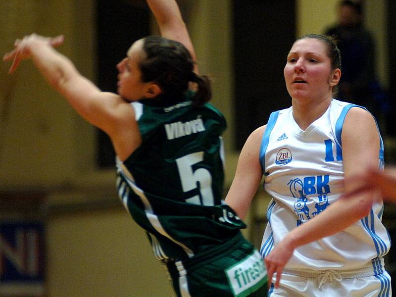 Basketbalistky karlovarské Lokomotivy porazily Valosun Brno až v prodloužení. V konečné tabulce skupiny A2 obsadily druhou příčku.