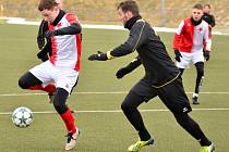 Krajské derby divizních týmů mezi Slavií Karlovy Vary a Mariánskými Lázněmi skončilo po nerozhodném výsledku 1:1 dělbou bodů.