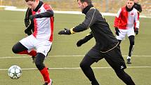 Krajské derby divizních týmů mezi Slavií Karlovy Vary a Mariánskými Lázněmi skončilo po nerozhodném výsledku 1:1 dělbou bodů.