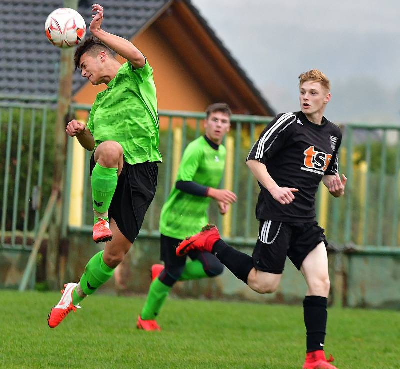 V derby se Sedlecem uhrály Dalovice (v zeleném) nerozhodný výsledek 1:1, když poté neuspěly penaltovém rozstřelu.