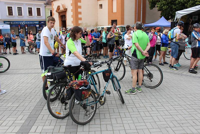 Karlovarský kraj a město Sokolov připravily pro všechny cyklisty a cykloturisty oslavu oblíbené cyklostezky podél řeky Ohře.