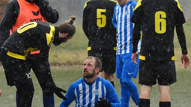 FK Ostrov - FK Olympie Březová 2:2 (2:1).