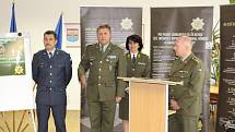 Slavnostní otevření nové rekrutační armádní kanceláře v Karlových Varech.
