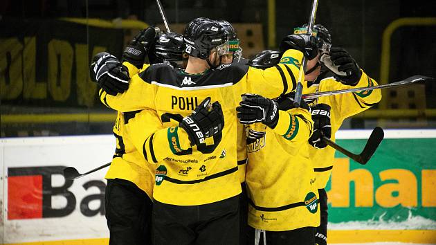 HC Baník Sokolov – VHK ROBE Vsetín 3:2 (0:2, 2:0, 1:0).