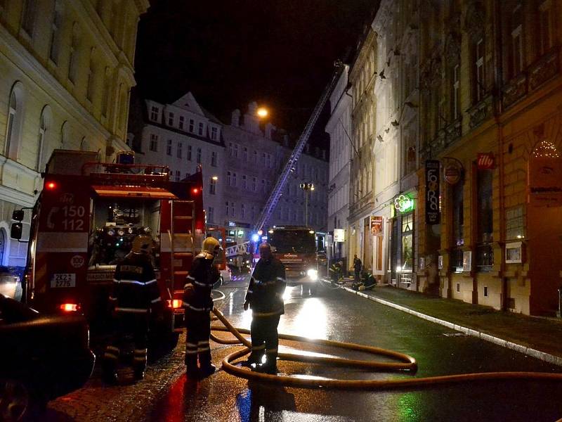 Požár domu v karlovarské Jaltské ulici.