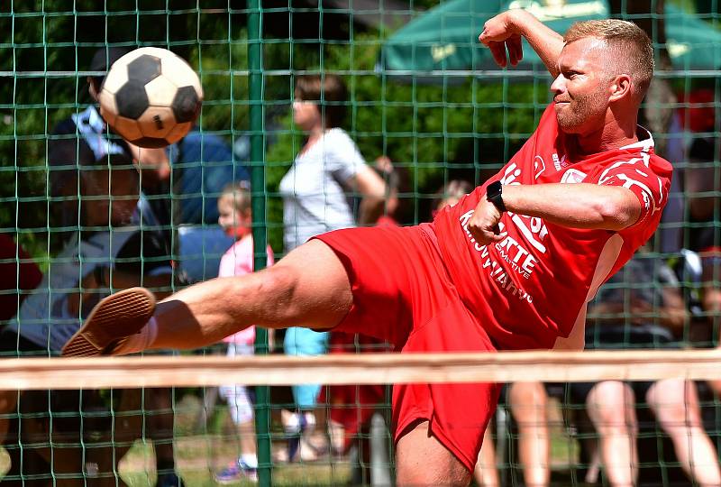 SK LIAPOR KARLOVY VARY B ve složení Jakub Medek, Tomáš Bíbr a Michal Kokštein dosáhl v domácím prostředí v areálu  v Doubí v rámci 49. mistrovství České republiky v nohejbale dvojic mužů nakonec na čtvrtou příčku.