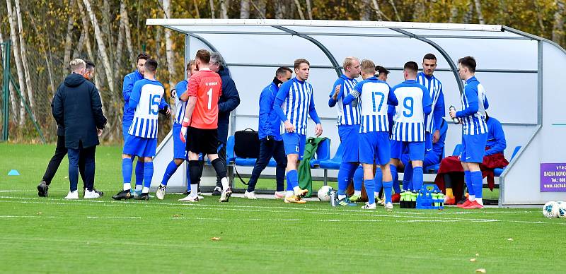 Fotbalový podzim FK Ostrov pohledem fotoaparátu.